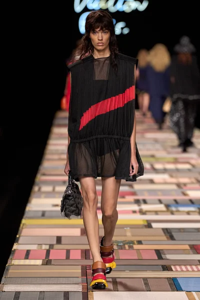 Look 33
